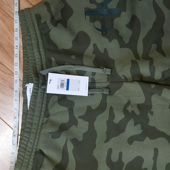 Calvin Klein Joggers XL - Picture 11 of 12